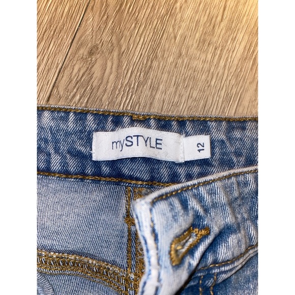 Ladies 12 Jeans - Picture 2 of 3